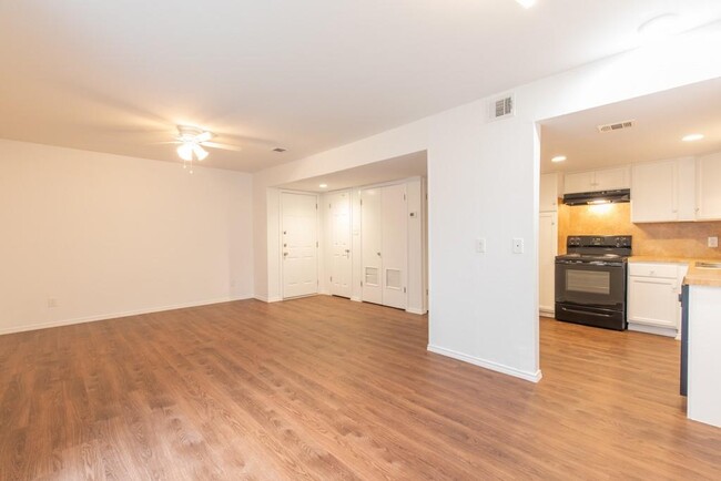 Foto del edificio - 5506 Grover Ave