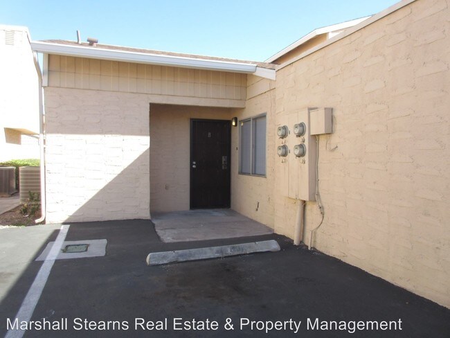 Foto del edificio - 5206 Golden Ln