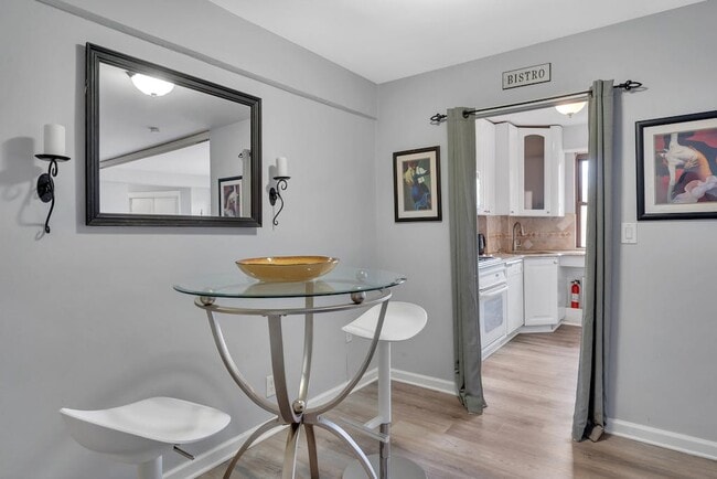 Dining Area - 8800 Boulevard East