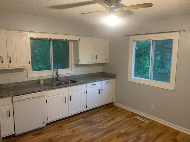 Building Photo - 4361 Shoreline Dr