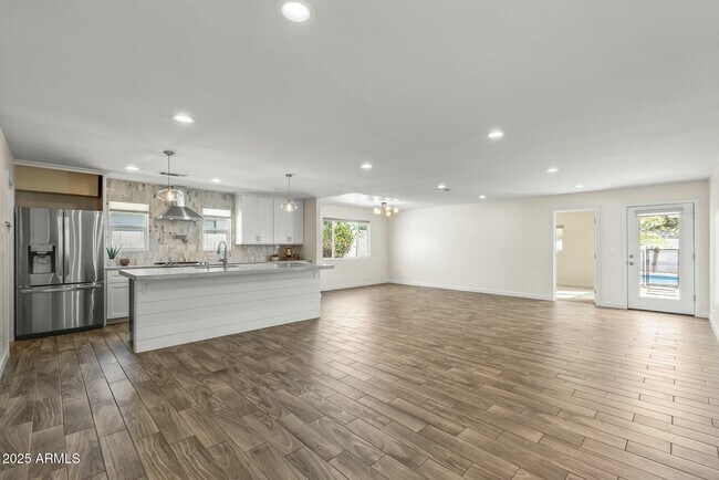 Foto del edificio - 5247 N 8th Pl