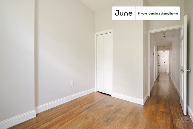 Building Photo - Room in Shared 4 bed/1 bath home in Crown Heights