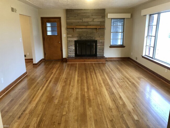 Building Photo - 4 br, 2 bath House - 3819 View Avenue