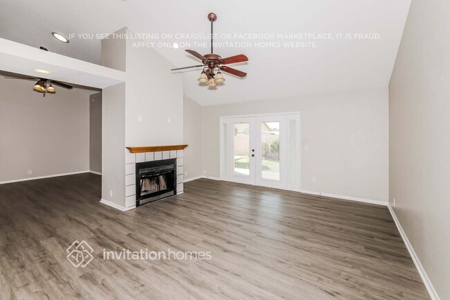 Foto del edificio - 7125 W Laurel Ln