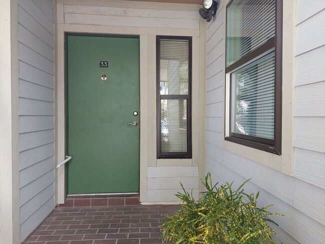 Foto del edificio - 5225 Imperial Lakes Blvd