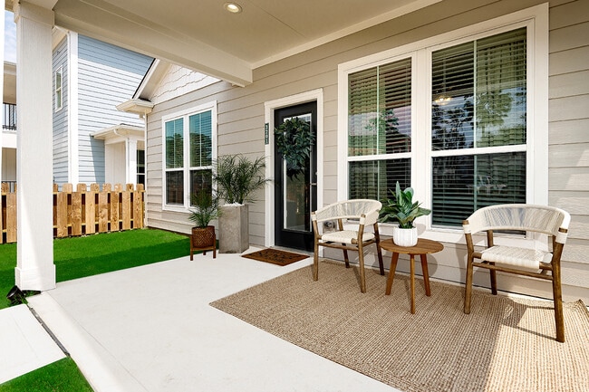 Building Photo - The Cottage Green Tomball