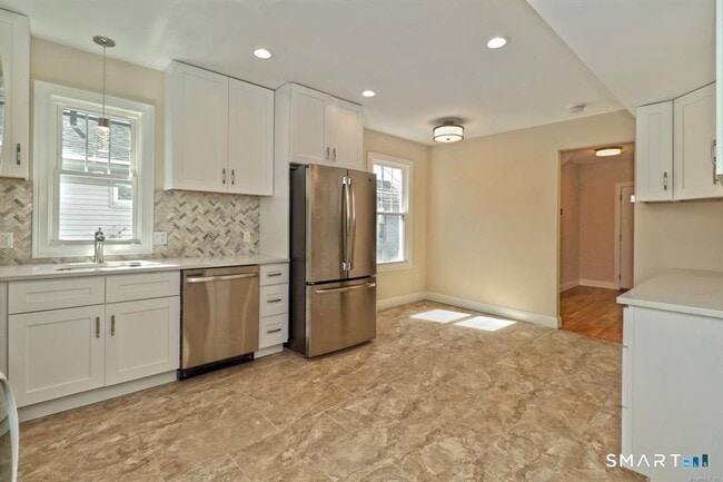 Building Photo - 67 Anderson Ave