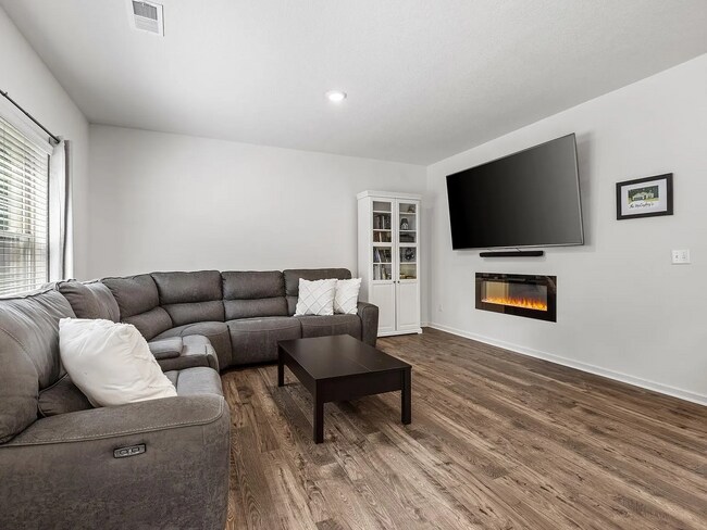 Foto del edificio - 15 Trevor Cv