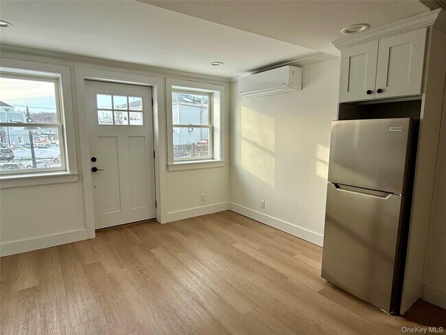 Foto del edificio - 126 E Main St