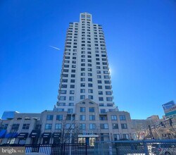 Building Photo - 526 PACIFIC 2203