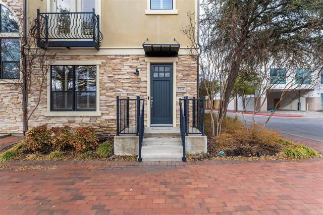 Foto principal - 7245 Parkwood Blvd