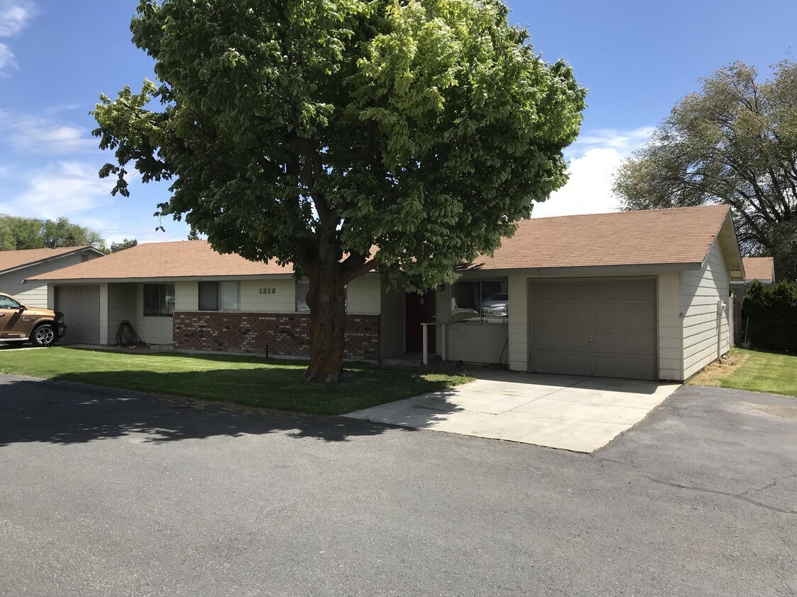2 hab. Dúplex - 1318 N Cora St