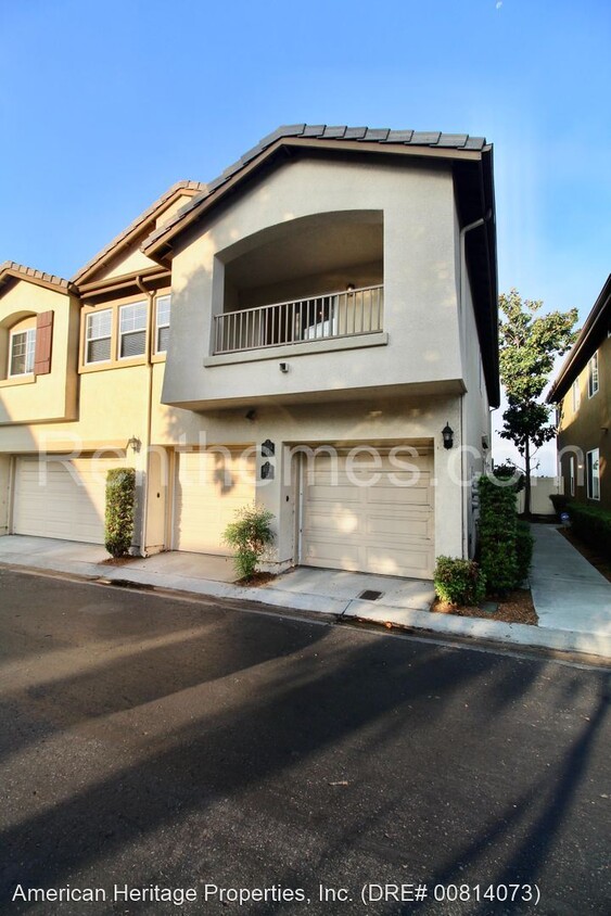 Primary Photo - 2 br, 2 bath House - 10334-34 Scripps Powa...
