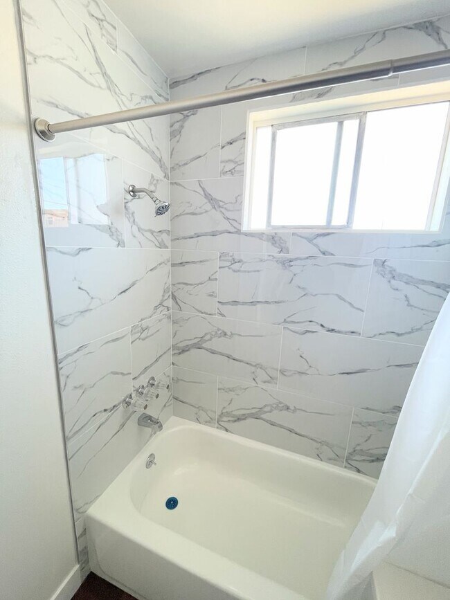 Building Photo - Completely updated 1bd/1ba within distance...