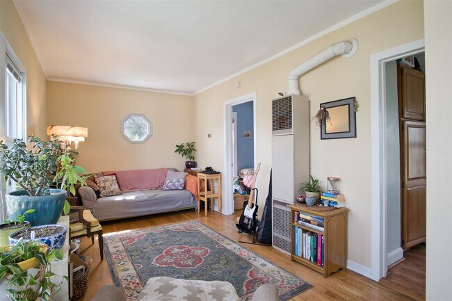 Foto del edificio - 2446 E Johnson St