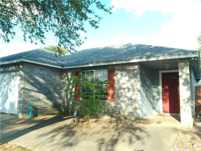 Foto del edificio - 7837 Wolf Dr