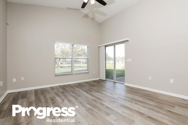 Building Photo - 1112 Liberty Hall Dr