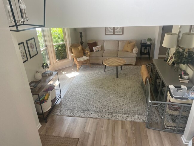 Foto del edificio - Beautifully Updated Pepperwood Three Bedroom!