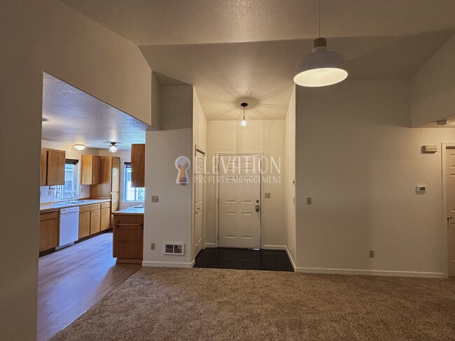 Foto del edificio - 61875 Avonlea Cir