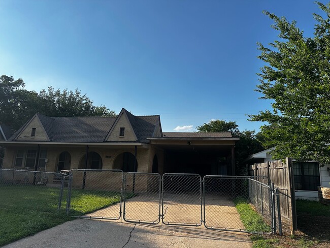 Building Photo - 2919 North Pl
