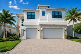 Building Photo - 12770 Woodbury Dr