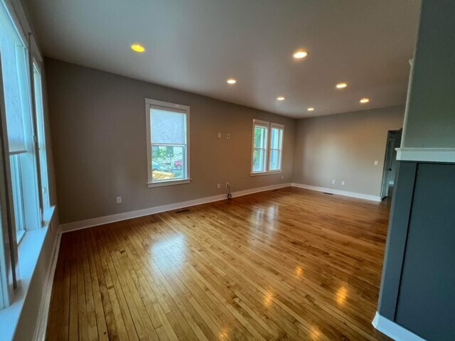Building Photo - 135 Maple Ave