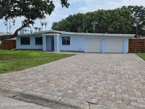 Building Photo - 550 Capri Rd