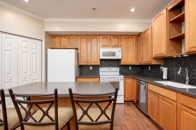 Building Photo - 77 Harbour Heights Dr