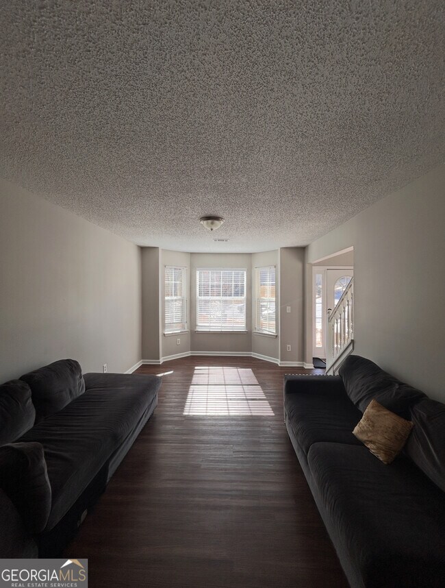 Building Photo - 336 Riverview Ct