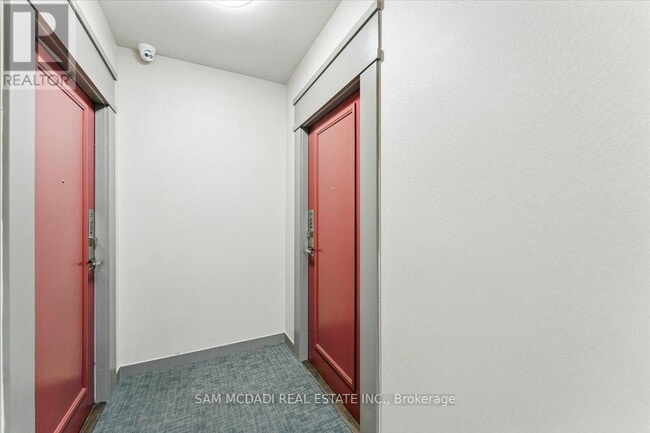 Building Photo - 4055-4055 Parkside Village Dr