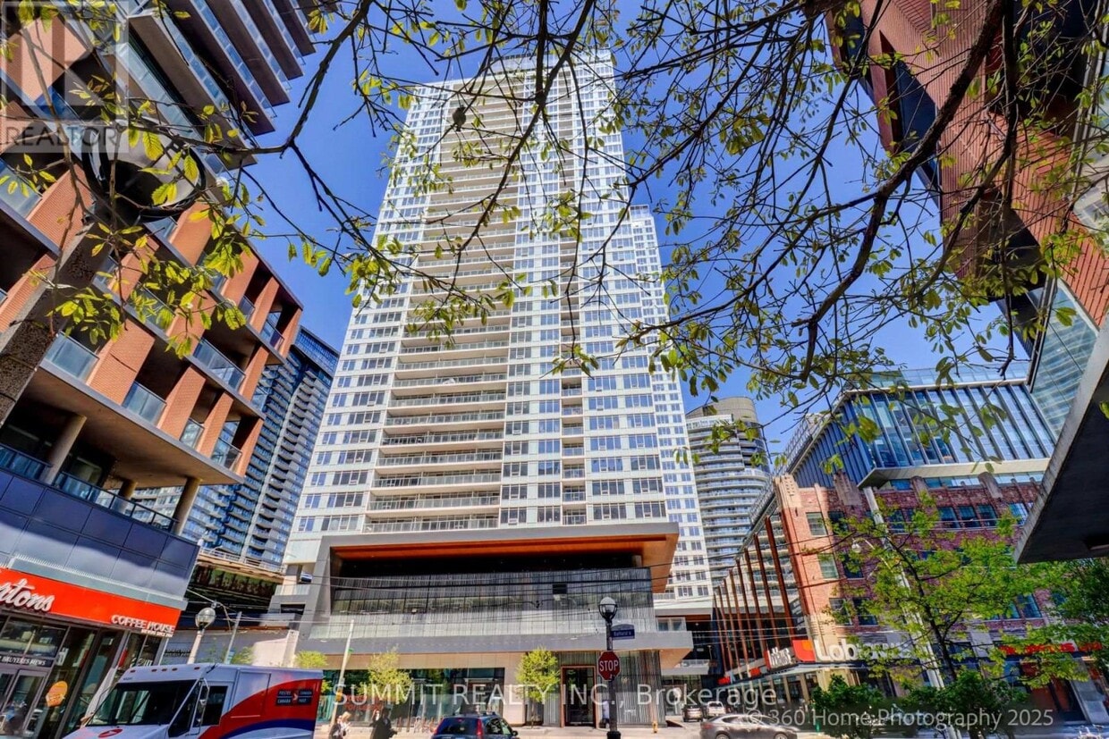 Photo principale - 19-2919 Bathurst St