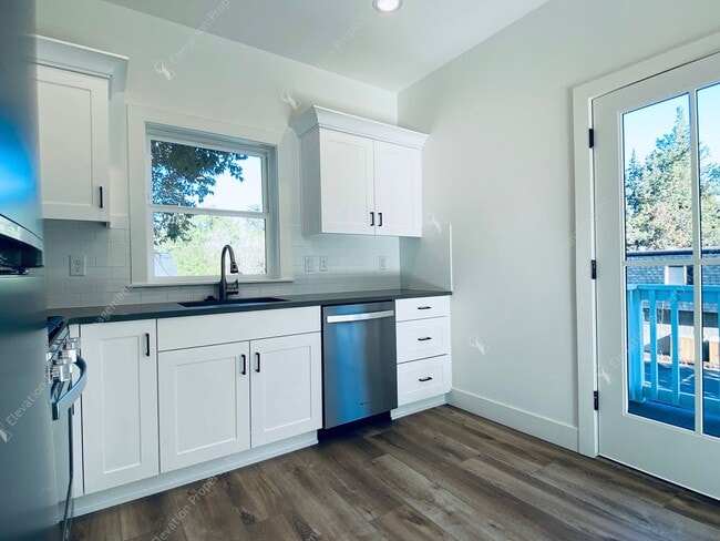 Building Photo - Modern 1 BR ADU near Downtown Bend - utili...