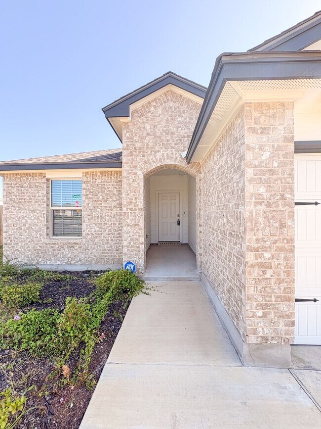 Building Photo - 6401 Coneflower Dr