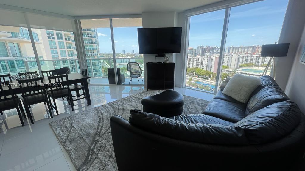 Foto principal - 150 Sunny Isles Blvd