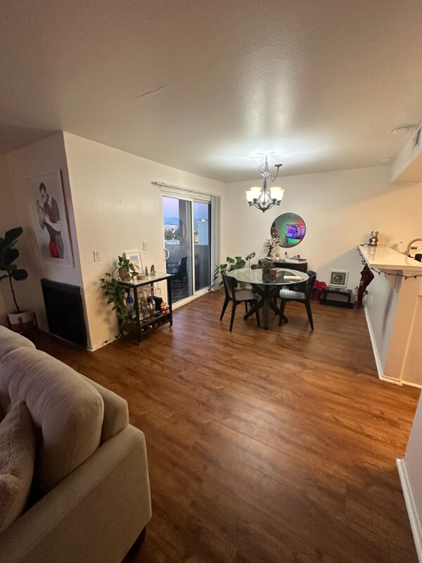 Foto del edificio - 9025 Alcott St