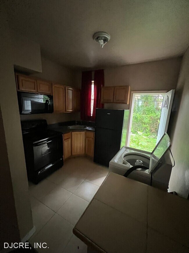 Foto del edificio - 3 br, 1 bath House - 309 N. 60th Street