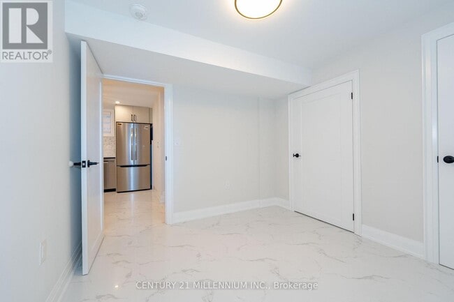Building Photo - 31 Mariposa Ave