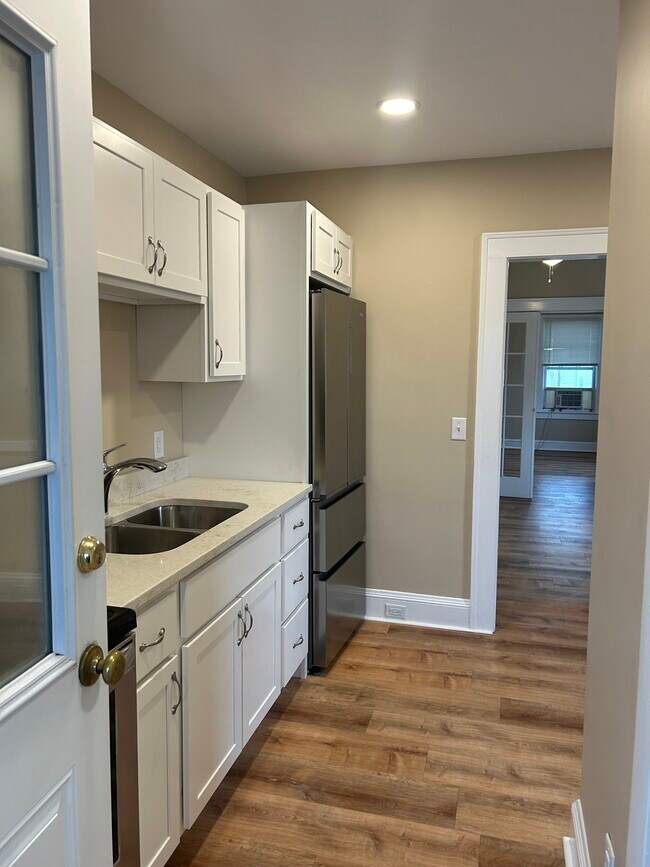 Foto del edificio - 14 Denison Ave