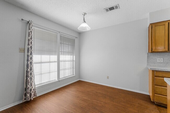 Building Photo - 4920 Brianhill Dr
