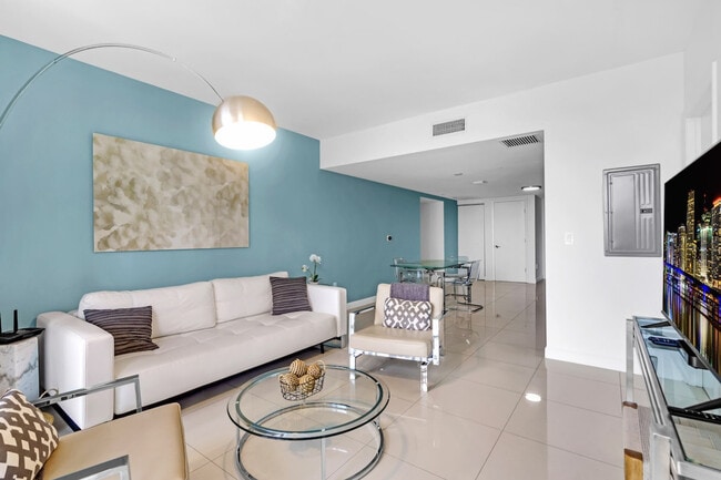 Building Photo - 485 Brickell Ave