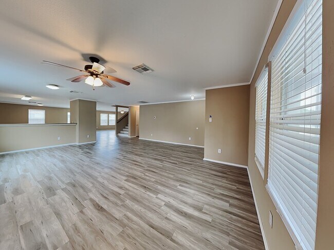 Foto del edificio - $750 Off Second Full Months Rent Wonderful...