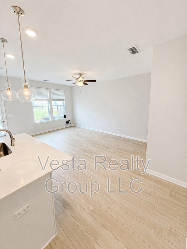 Foto del edificio - 471 Payne Dr