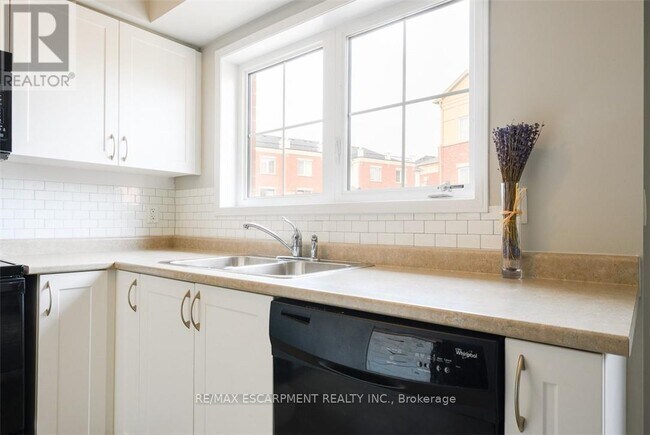 Photo du bâtiment - 31 Hays Blvd