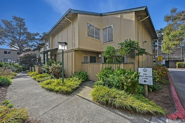 Townhouse Condo 2 BD / 1.5 BA - Townhouse Condo 2 BD / 1.5 BA