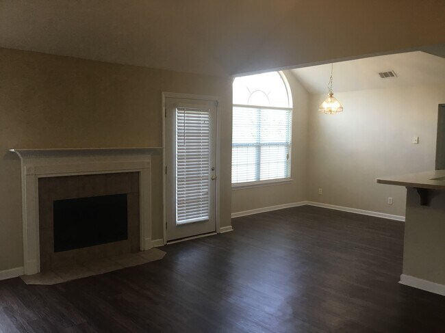 Building Photo - 55 Carlisle Ln