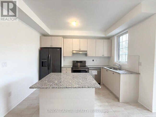 Photo du bâtiment - 11 Franklin Ave