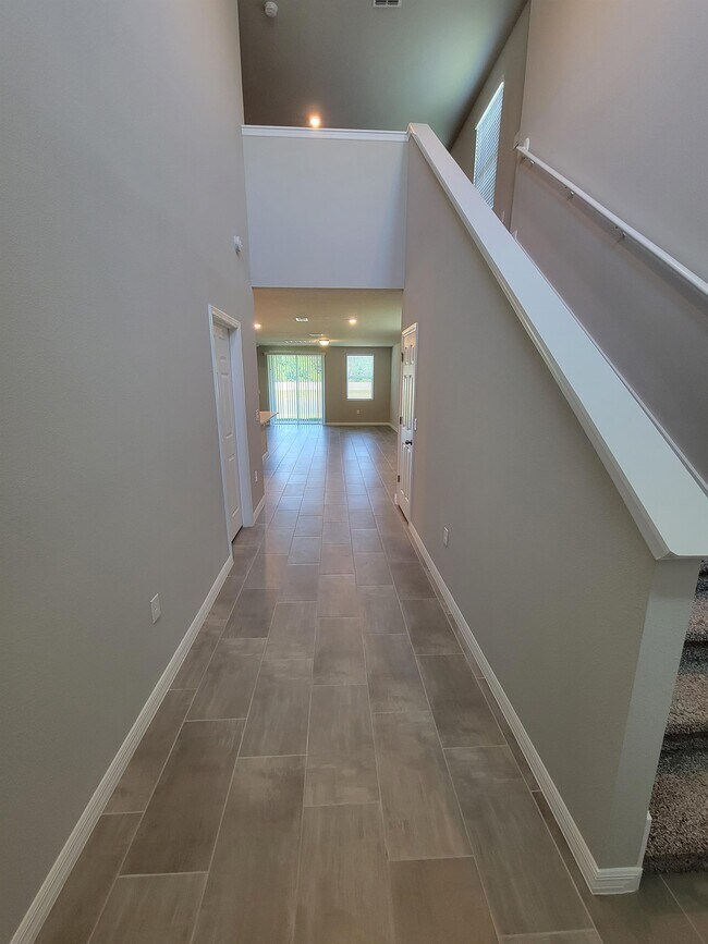 Building Photo - 5265 Sanders Oak Trl