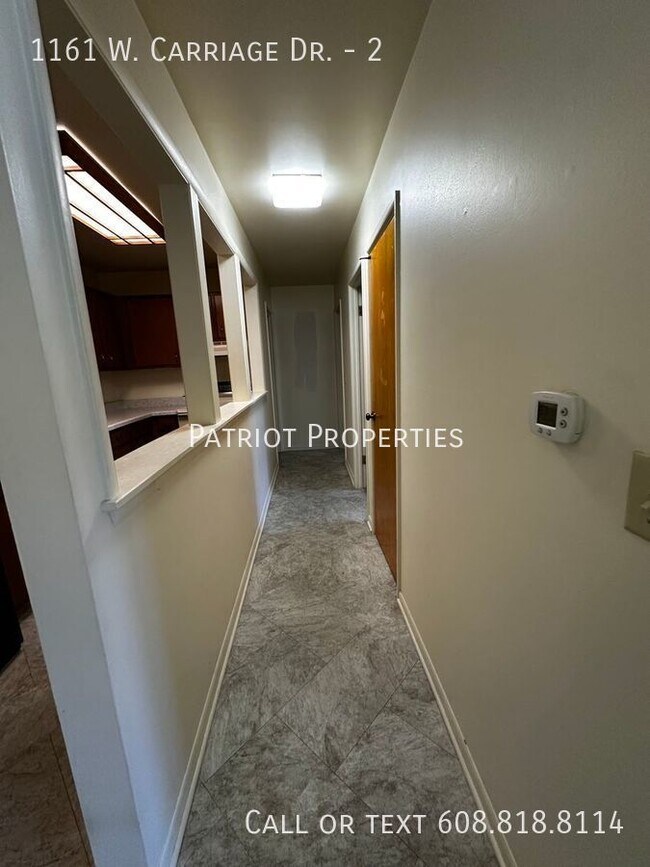 Building Photo - 2 bedroom/ 1 bath apartment in Whitewater, WI