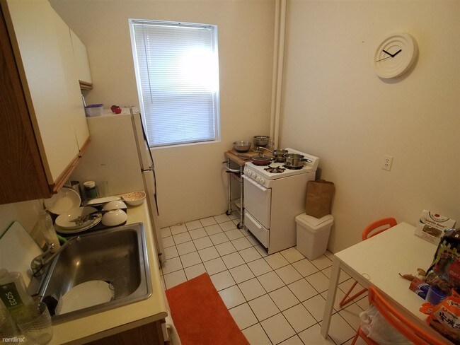 Building Photo - Studio, 1 bath  - 27 Saint Lukes Rd Apt 4