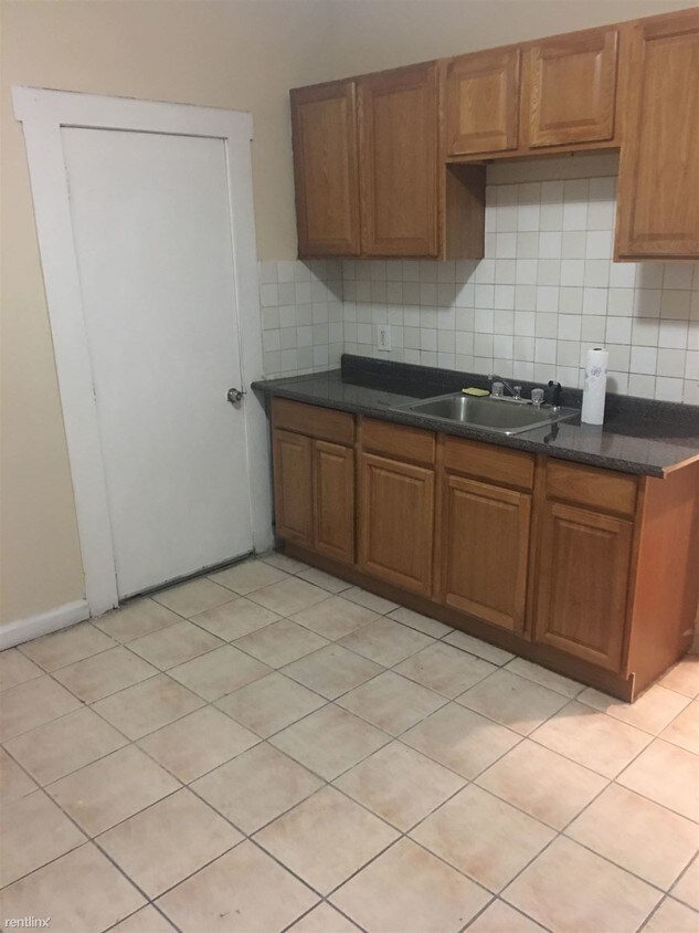 Primary Photo - 30 Baird St